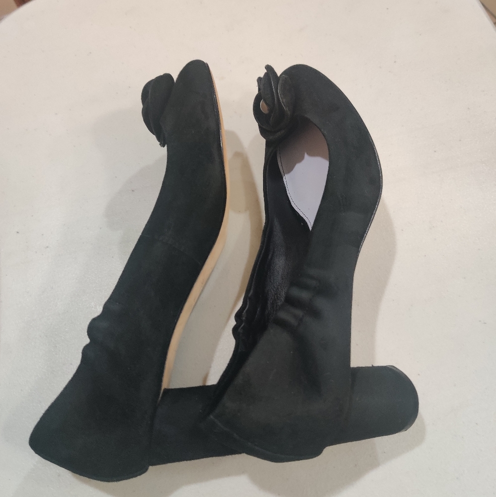 Delman Black Suede Heels NEW - Picture 3 of 16